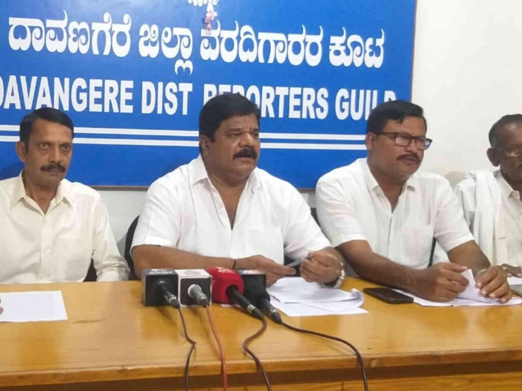 MUDDEGOWDRU GIRISH
