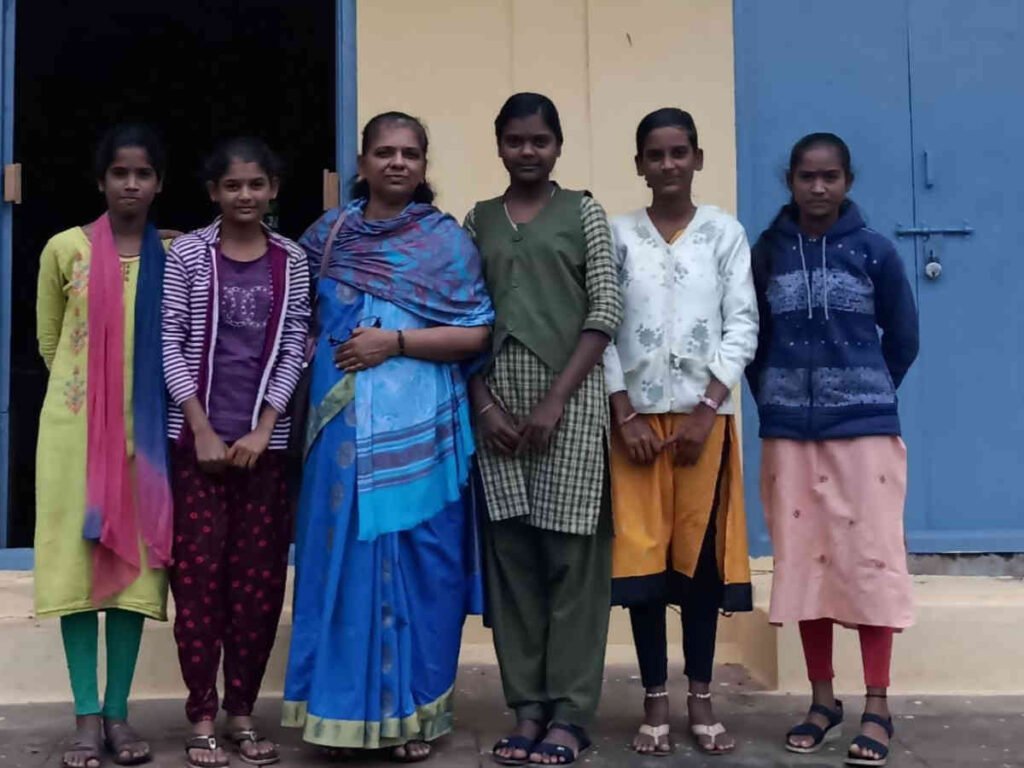 TEACHER SHASHIKALA MADAM WITH STUDENTS